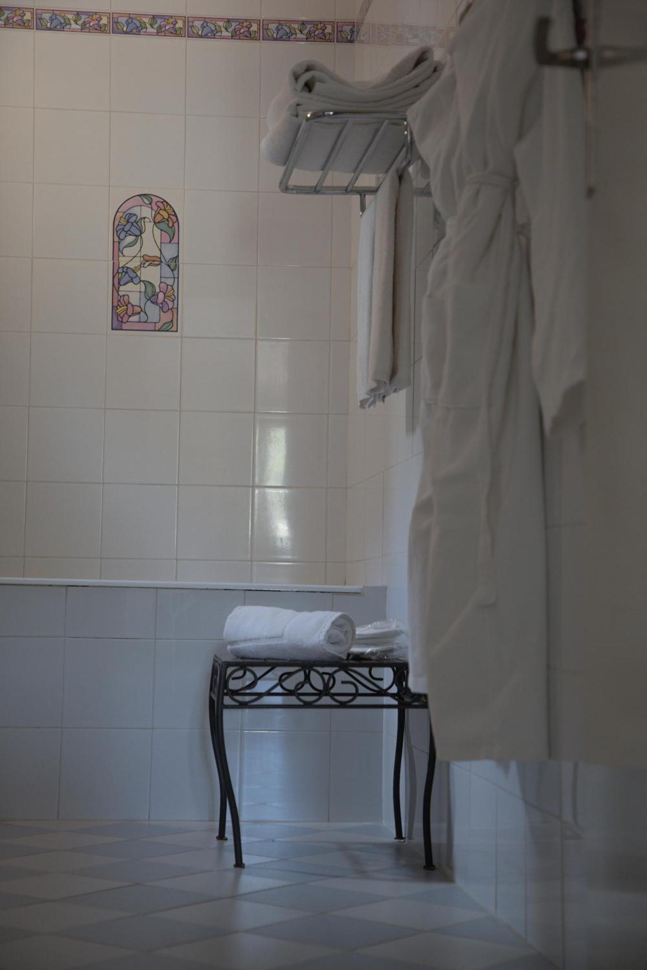 Hotel La Caravelle Бонифачо Экстерьер фото